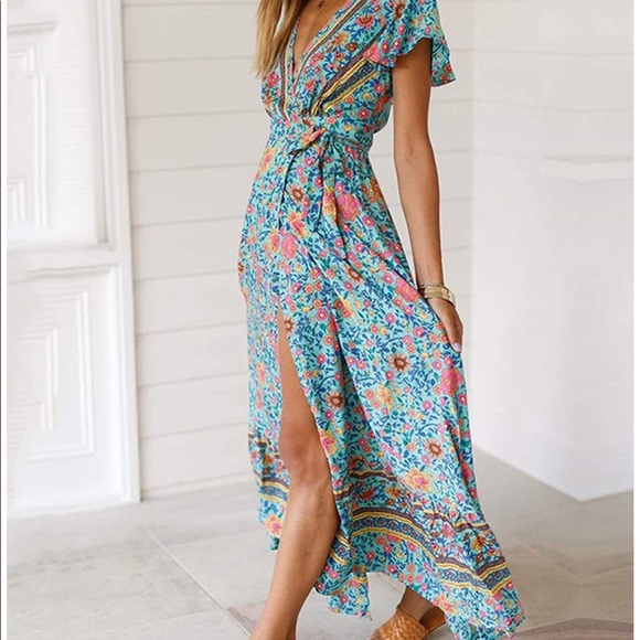 Gorgeous wrap dress in turquoise print! - Picture 2 of 10